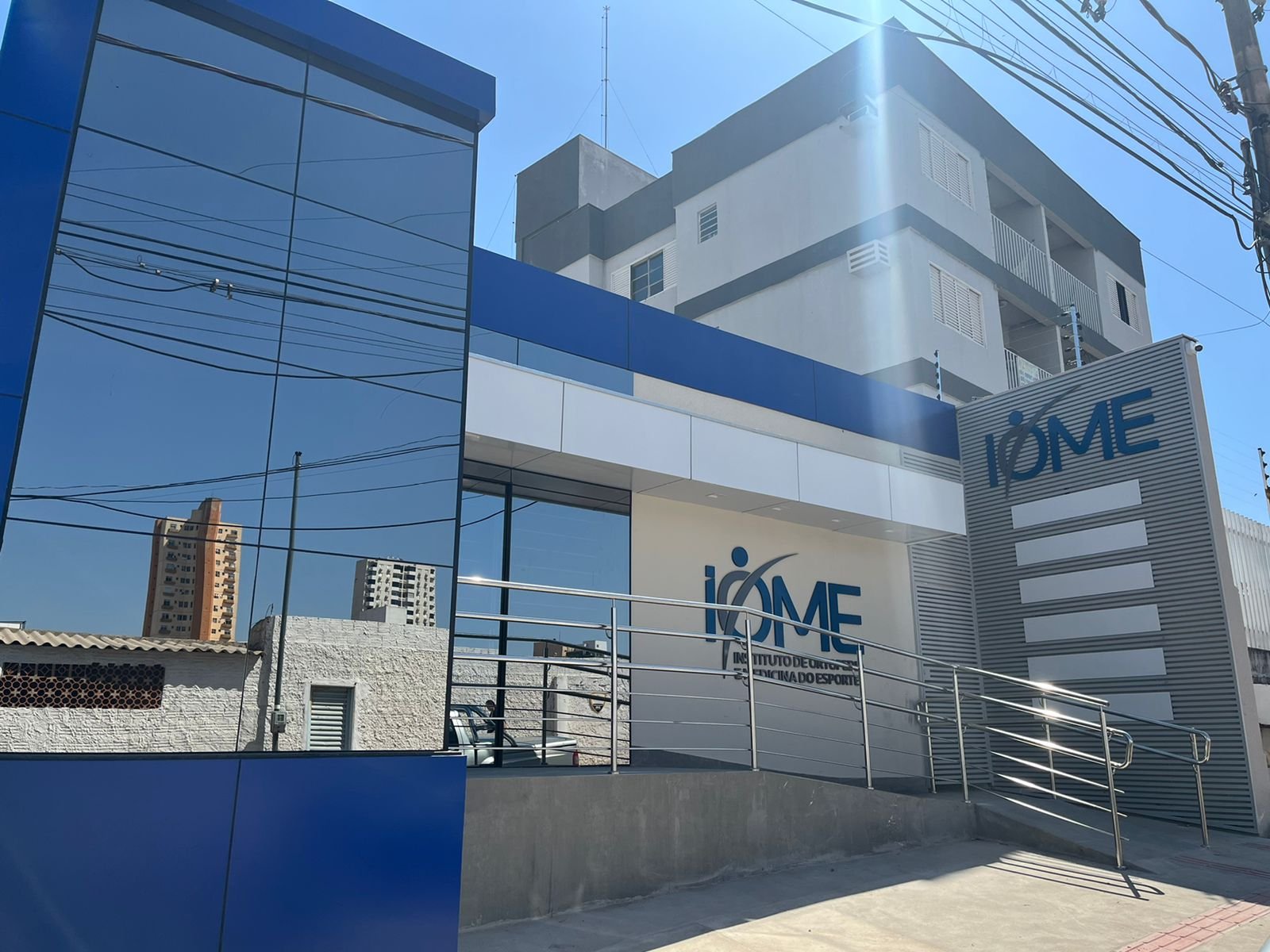 Fachada do Instituto IOME, onde funciona a clínica Wagner Leal